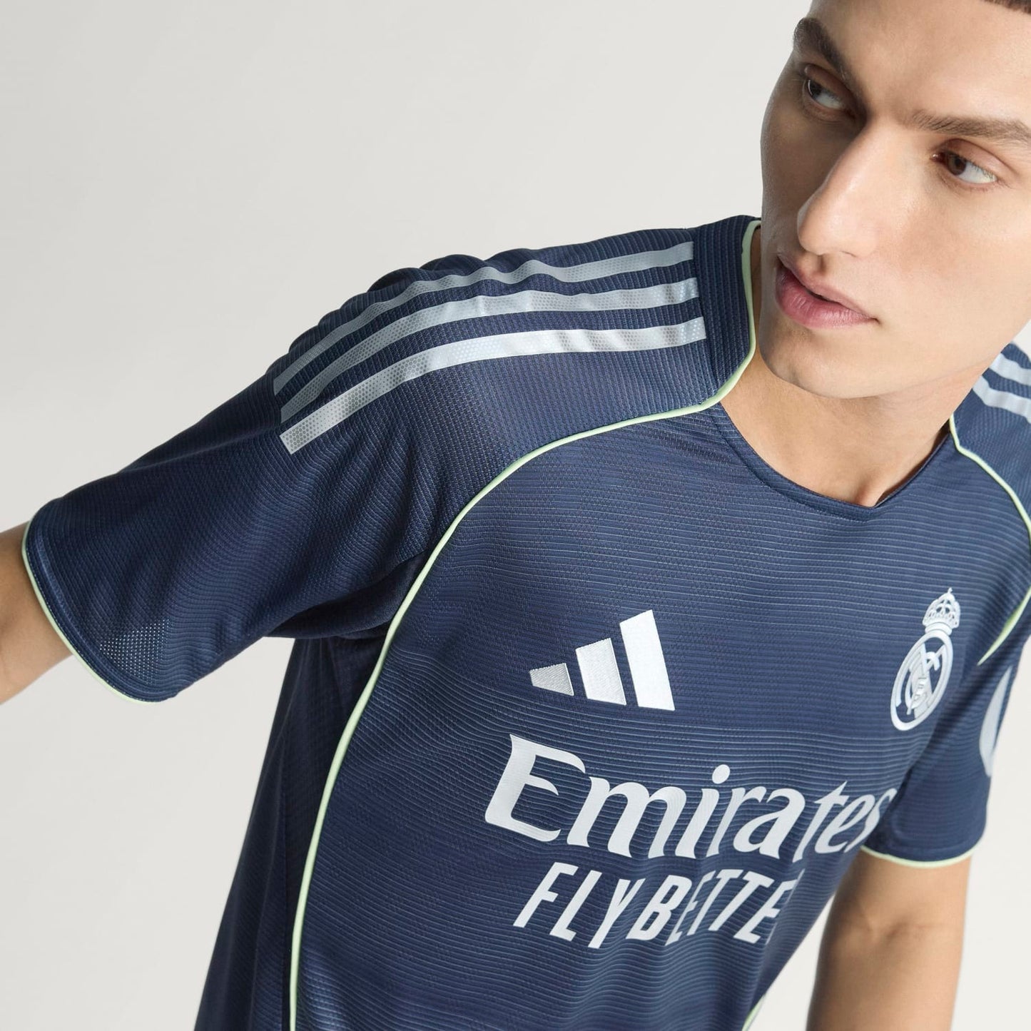 Maillot extérieur de Real Madrid 2025-2026 (Version Européenne)