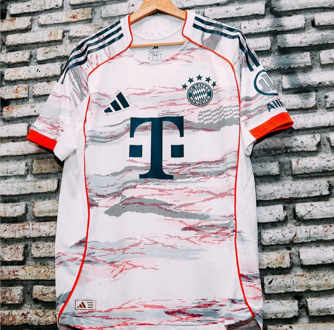 Maillot extérieur Bayern München 2025-2026 (Version Européenne)