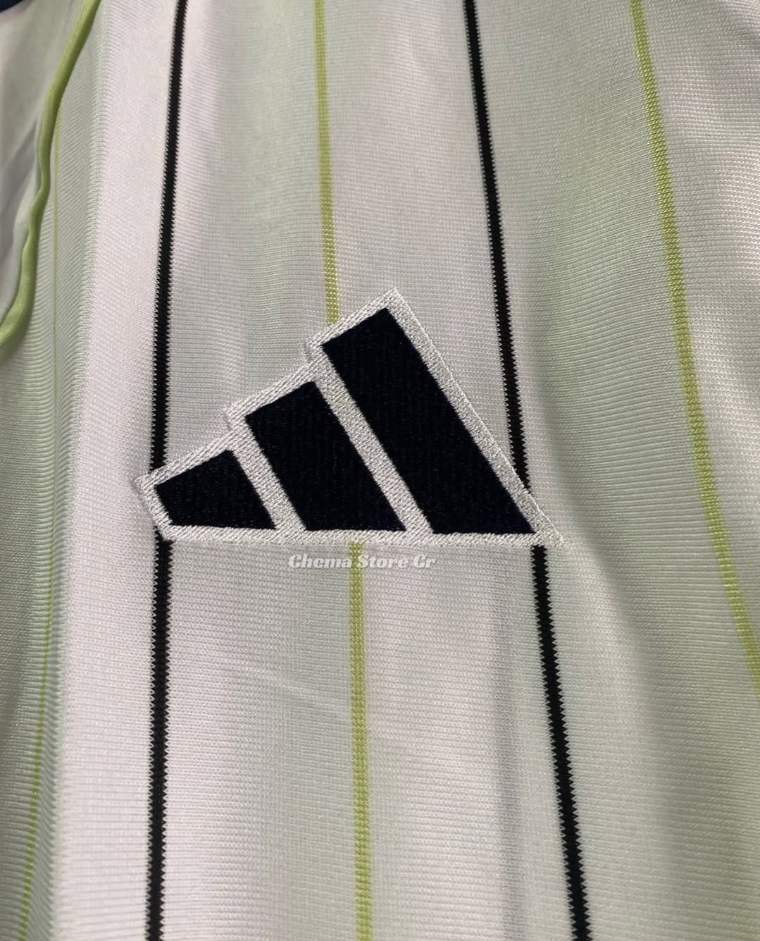 Maillot Pré match de Real Madrid 2025-2026 (Version Européenne)