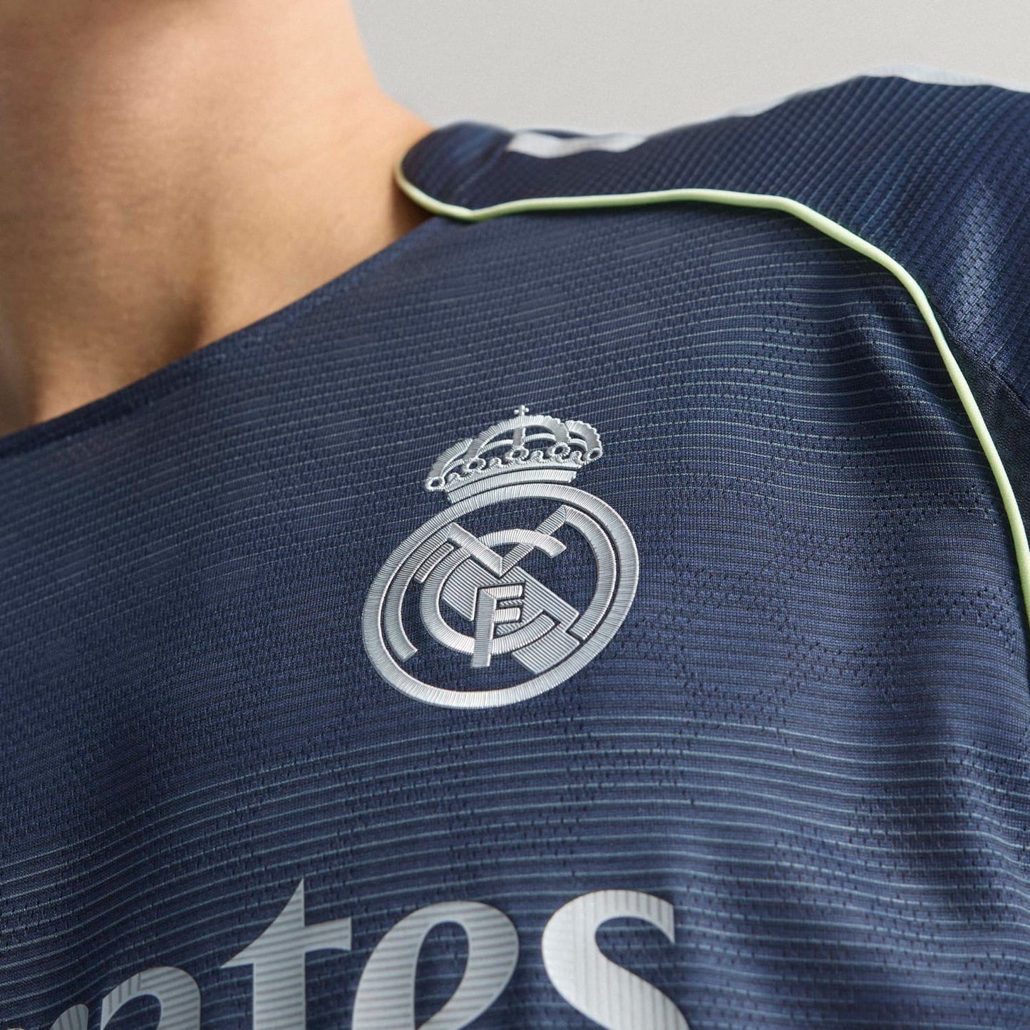 Maillot extérieur de Real Madrid 2025-2026 (Version Européenne)