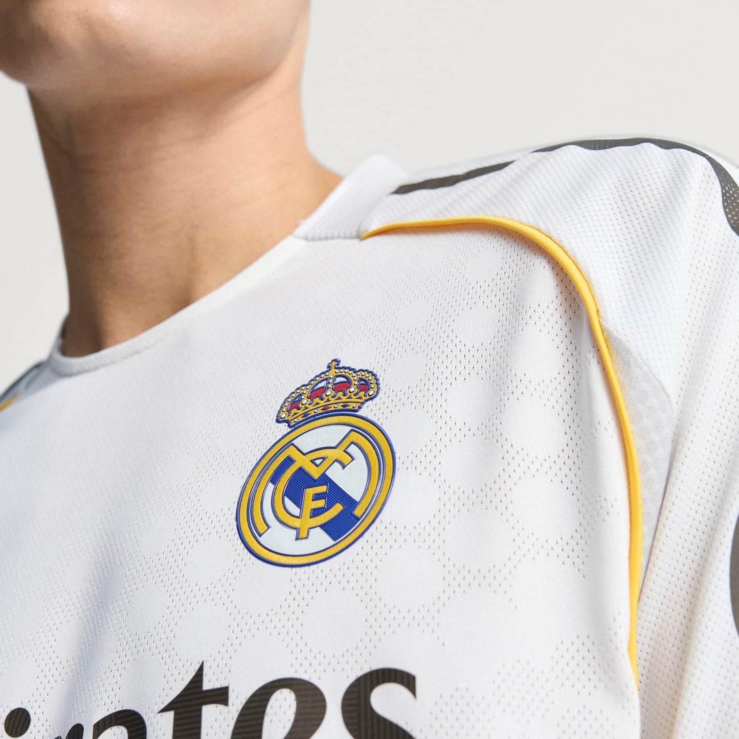 Maillot domicile de Real Madrid 2025-2026 (Version Européenne)