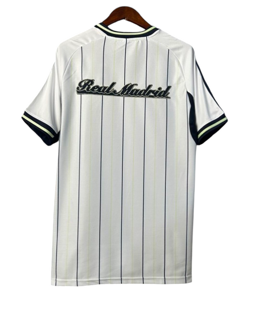 Maillot Pré match de Real Madrid 2025-2026 (Version Européenne)