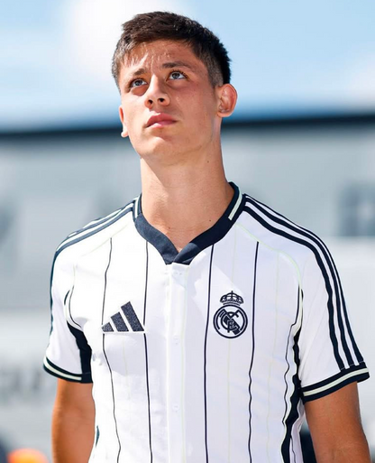 Maillot Pré match de Real Madrid 2025-2026 (Version Européenne)