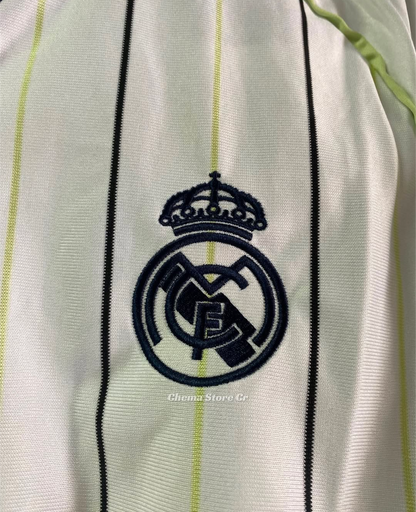 Maillot Pré match de Real Madrid 2025-2026 (Version Européenne)